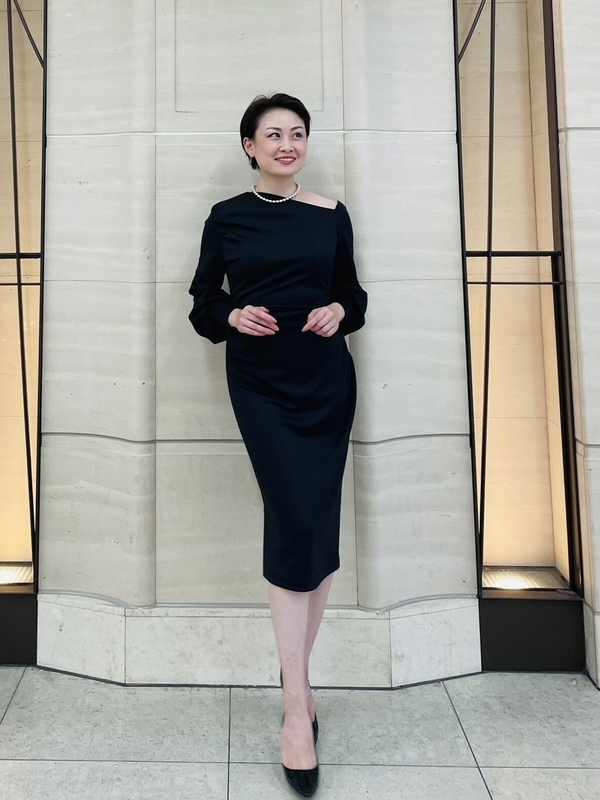 ショルダーカット ワンピース ブラック | REGINA ROMANTICO（レジ