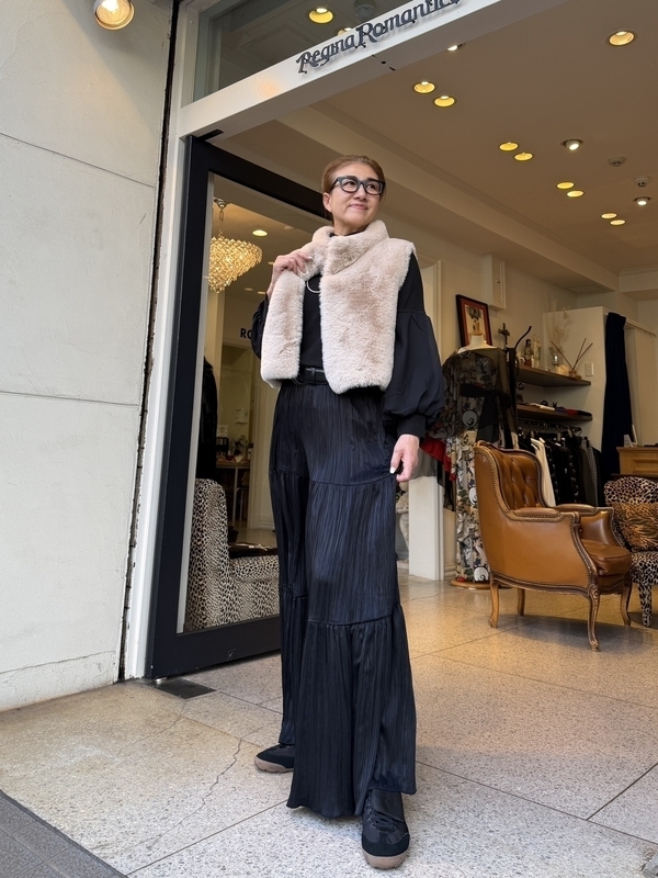 レジーナロマンティコ　新品　フェイクファージレ　リバーシブル フェイクファーニットジレ | REGINA ROMANTICO（レジィーナ