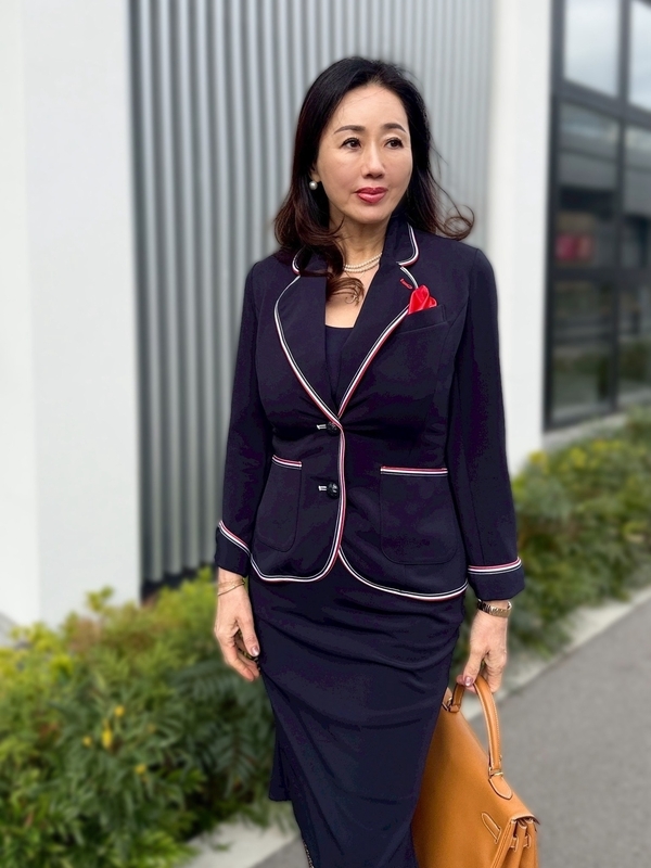 Regina Romantico(レジィーナロマンティコ) スカートスーツ レディース - ネイビー×白×マルチ スカートスーツ | REGINA ROMANTICO（レジィーナロマンティコ）公式通販